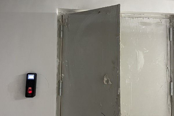 北京佑安府機(jī)房?？低曋讣y刷卡門禁安裝工程